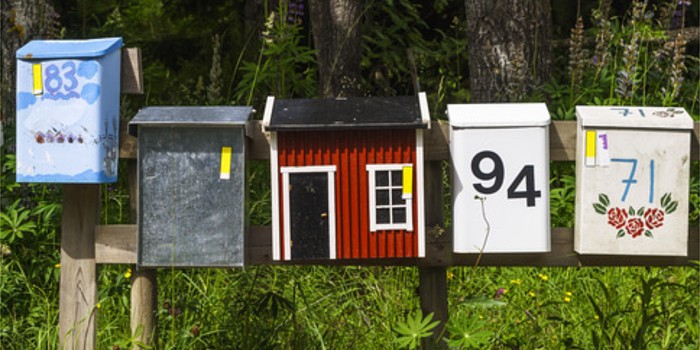 Brievenbus stickers plakken, jouw huisnummer op de brievenbus